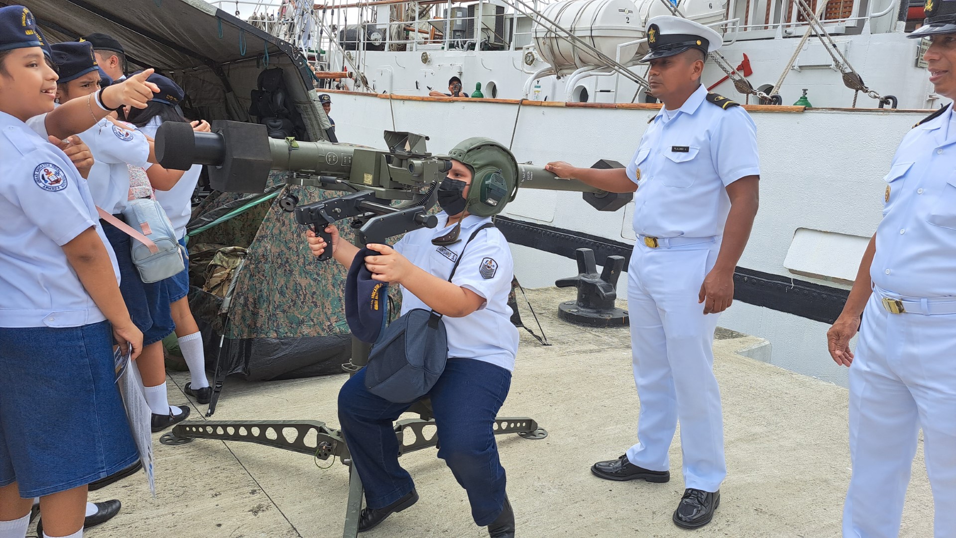 Guayaquil: La Armada del Ecuador muestra su labor en una casa abierta